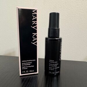 Mary Kay Makeup Finishing Spray by Skindinavia
